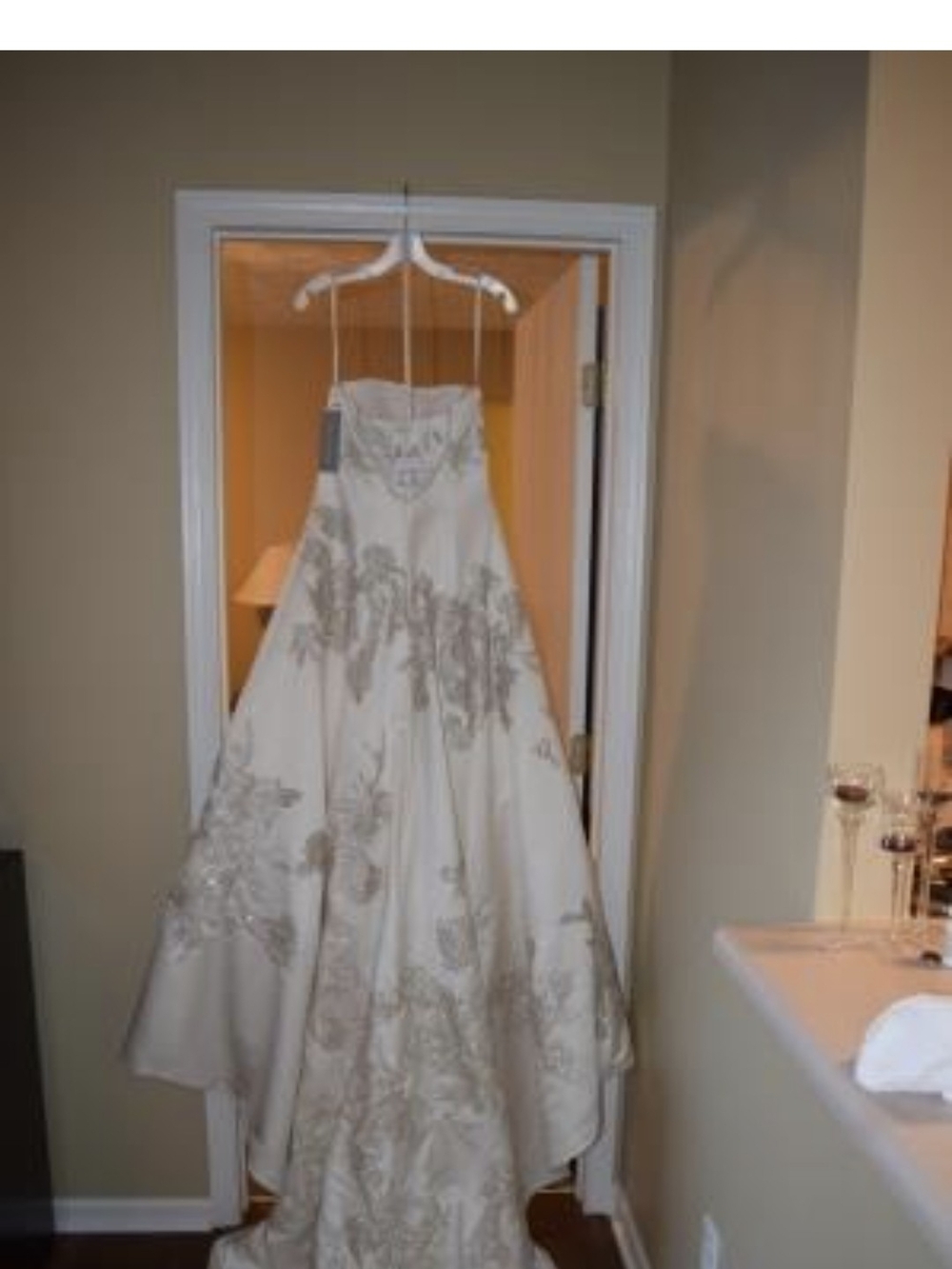 Oleg Cassini White Bridal Garment Bag with Gray Tag